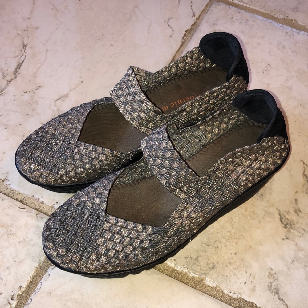 Bernie Mev Wedges